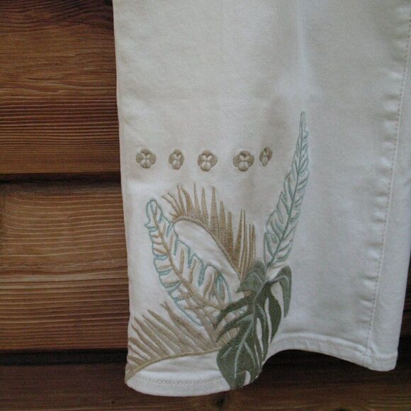 NWT Chicos Women’s Plus Size High Rise Straight Crop Jeans 20 - Picture 5 of 12